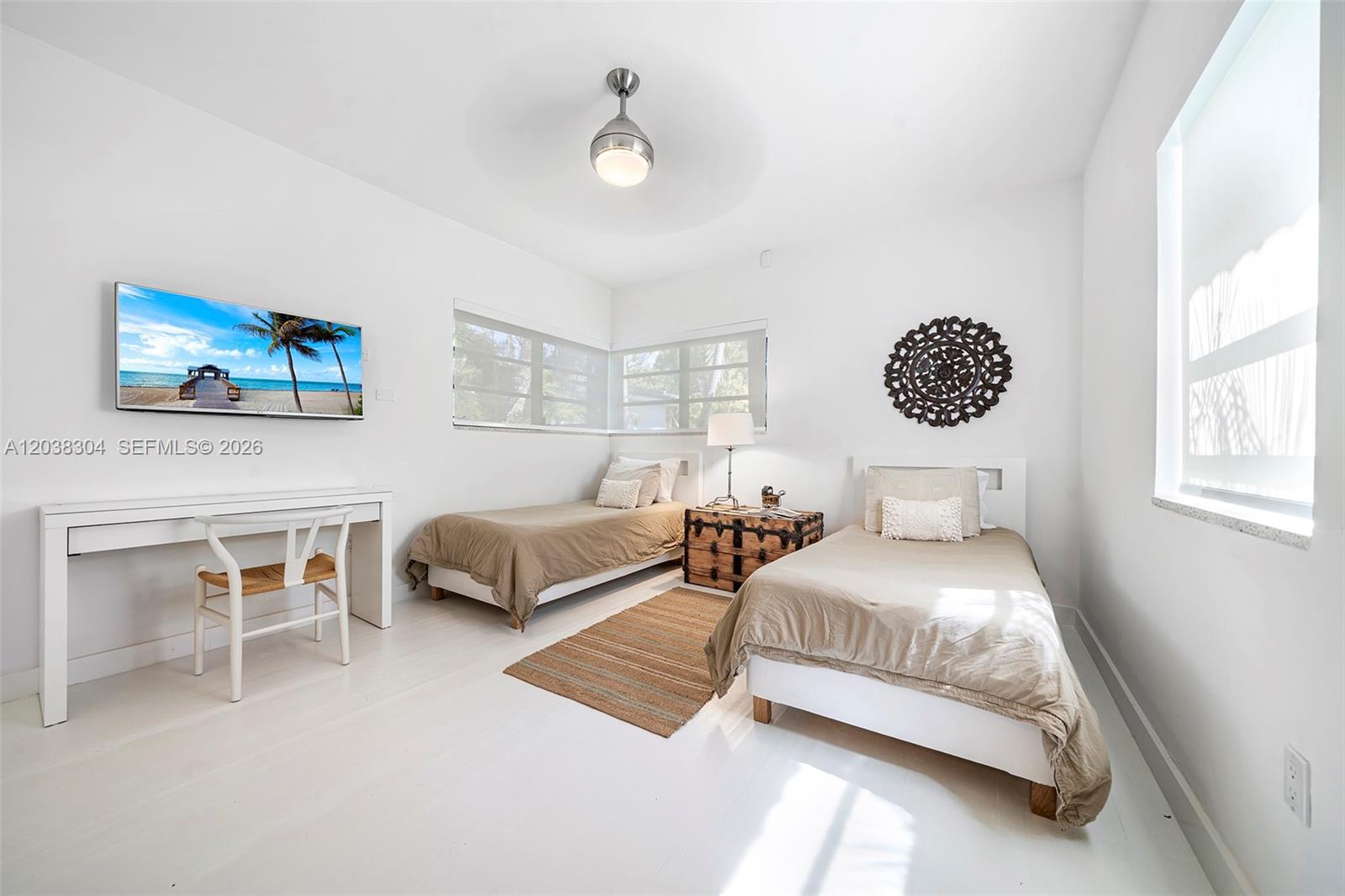 365 N Shore Dr