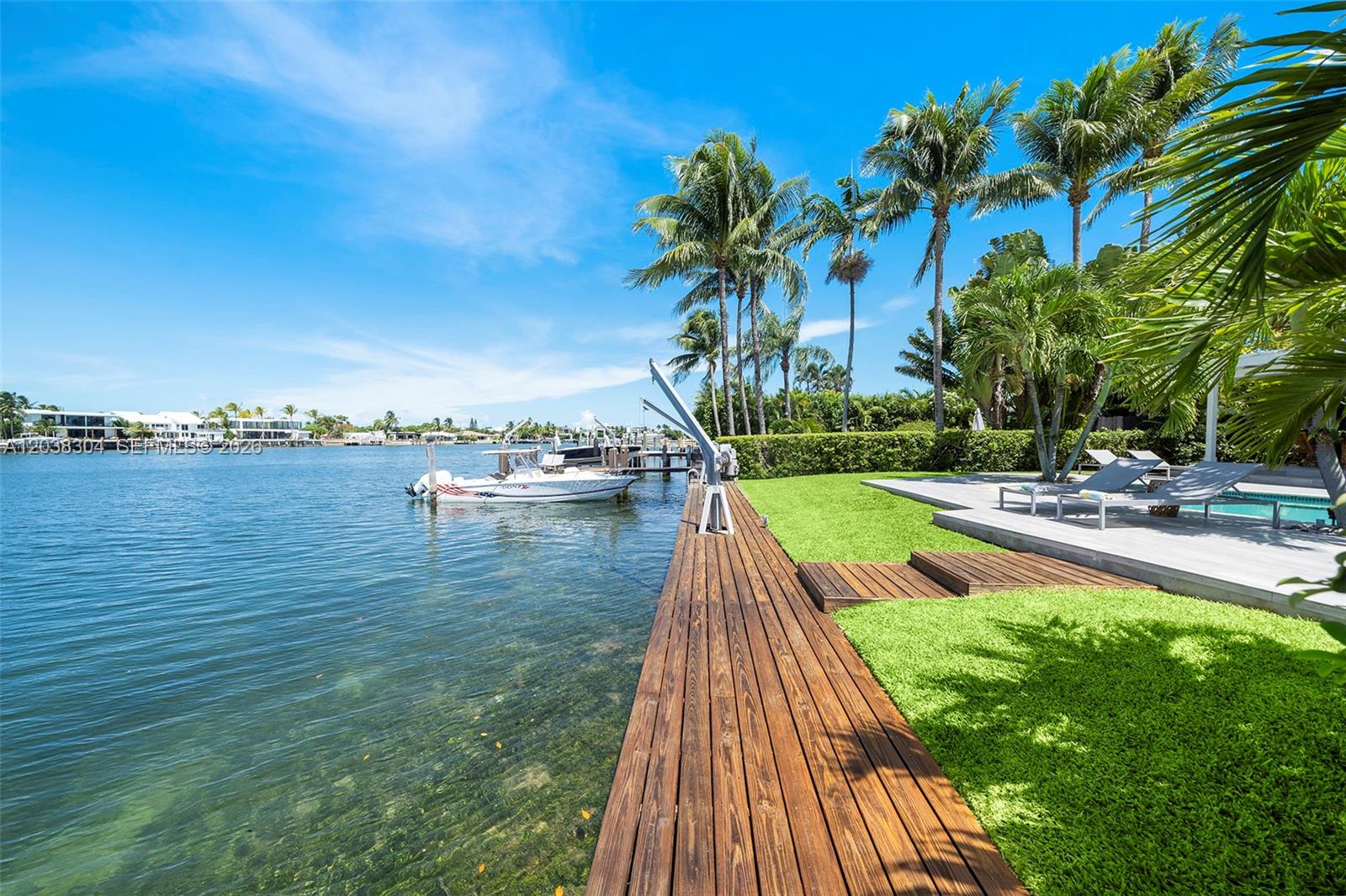 365 N Shore Dr
