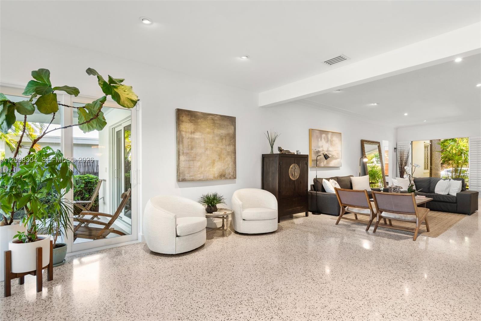 365 N Shore Dr