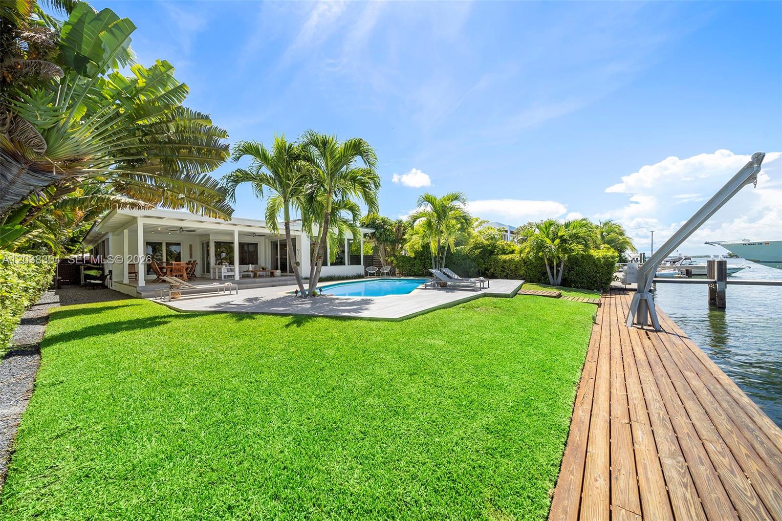 365 N Shore Dr
