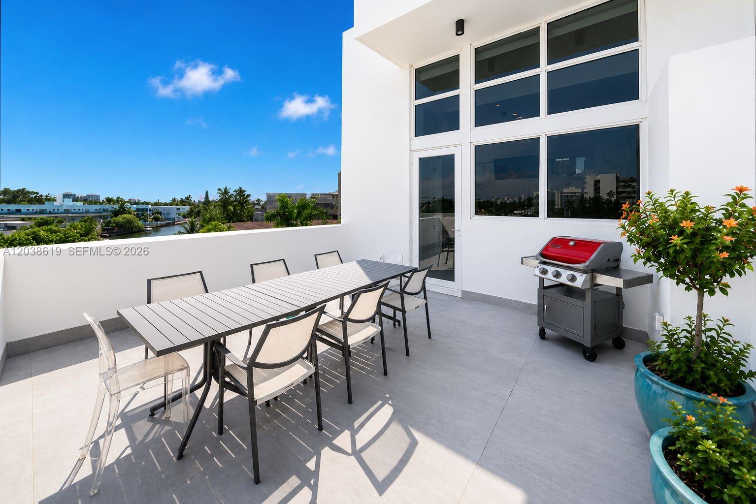 39 N Shore Dr