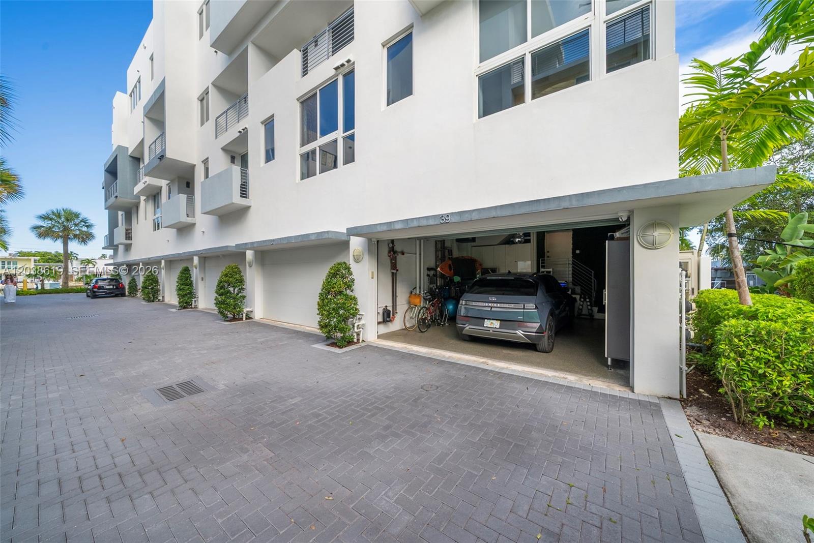39 N Shore Dr