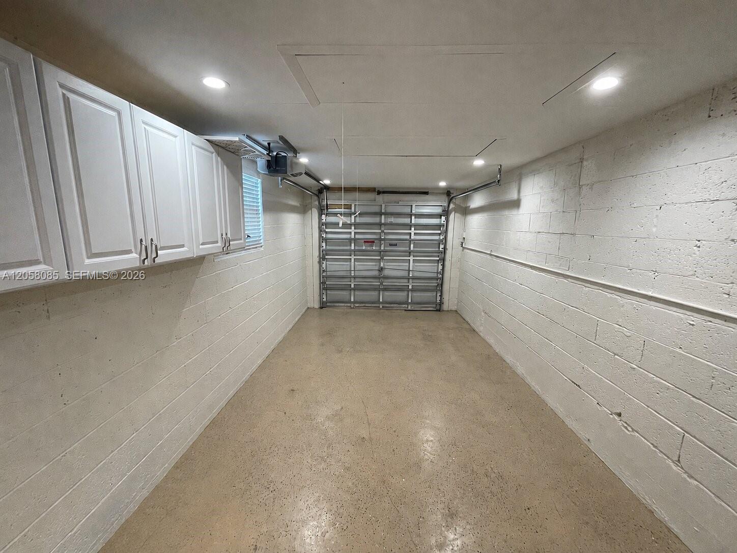1116 Biarritz Dr