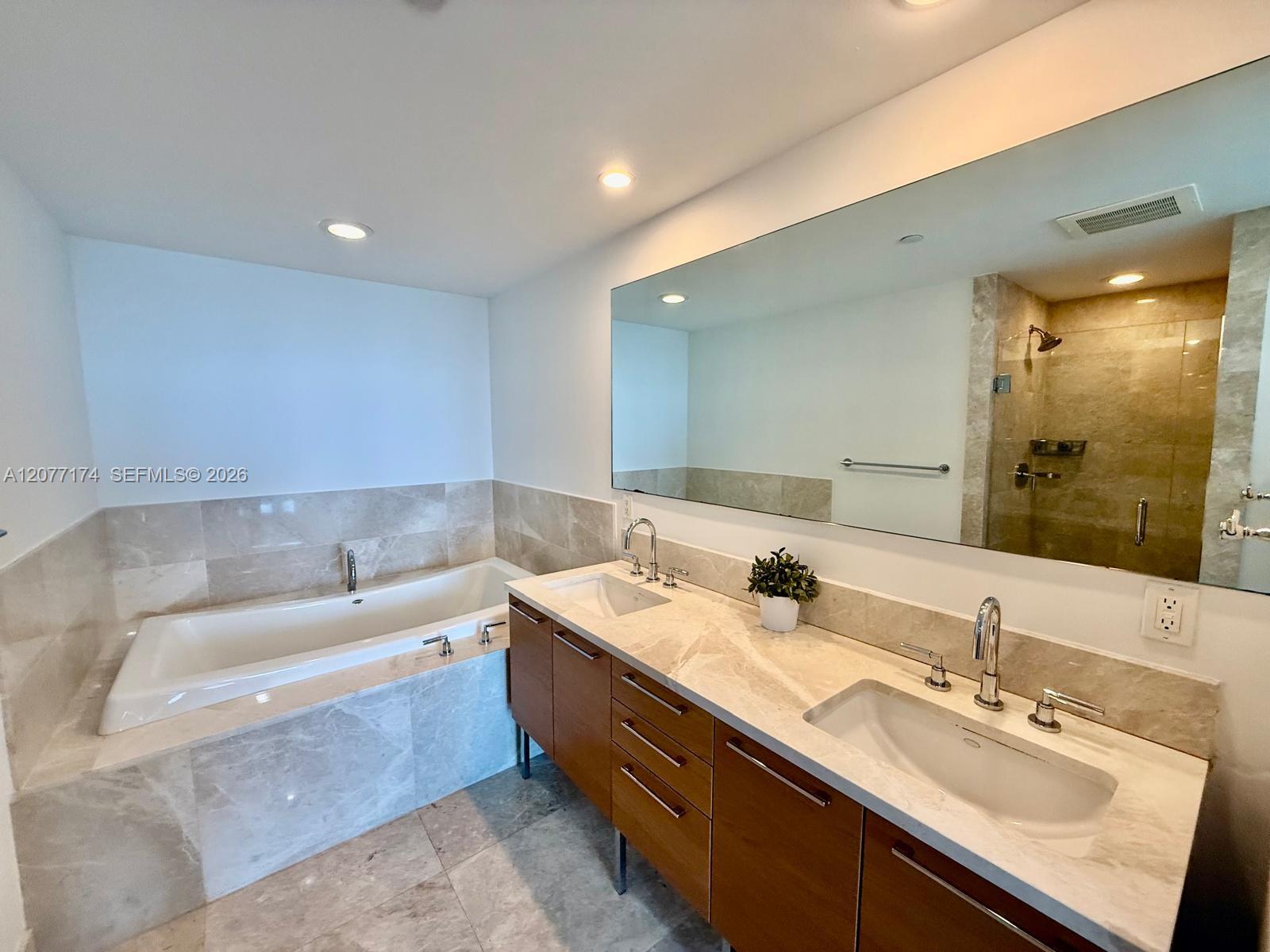 17001 Collins Ave # 1903