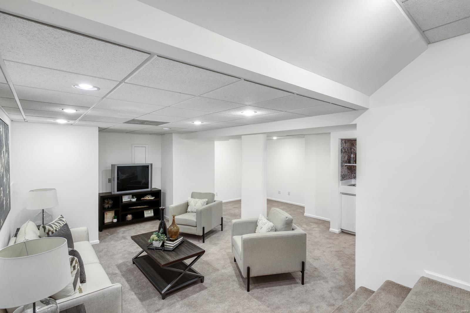 8191 Stratford Drive