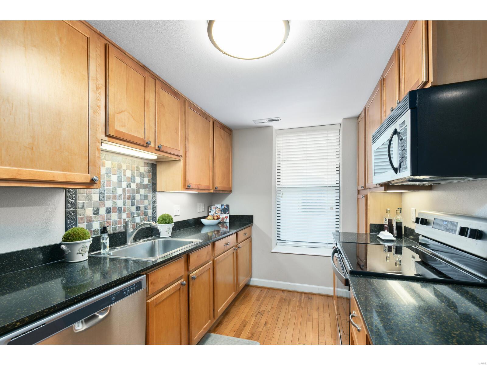 5518 Waterman Boulevard Unit: 3W