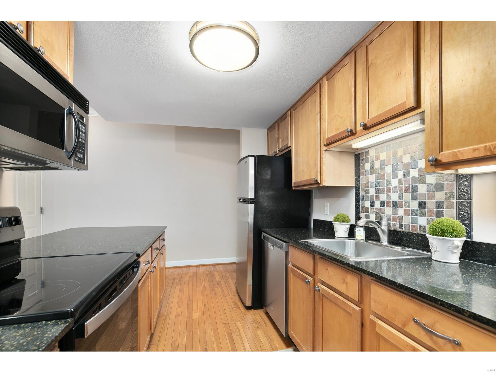 5518 Waterman Boulevard Unit: 3W