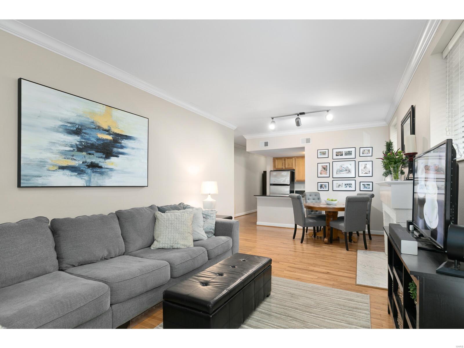 5518 Waterman Boulevard Unit: 3W