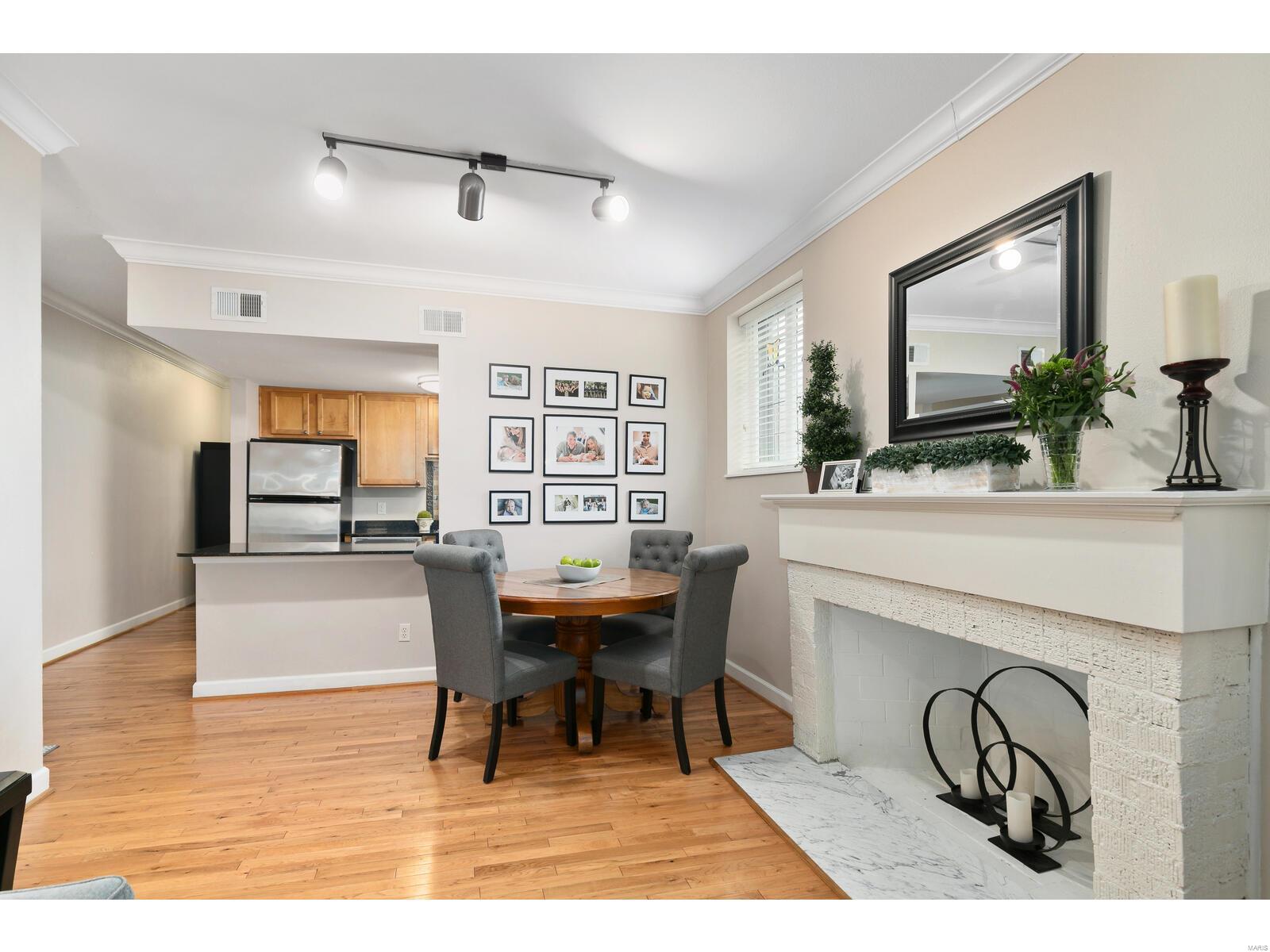 5518 Waterman Boulevard Unit: 3W