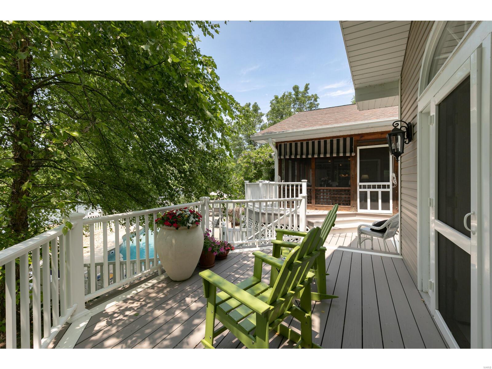 3649 S Lakeshore Drive