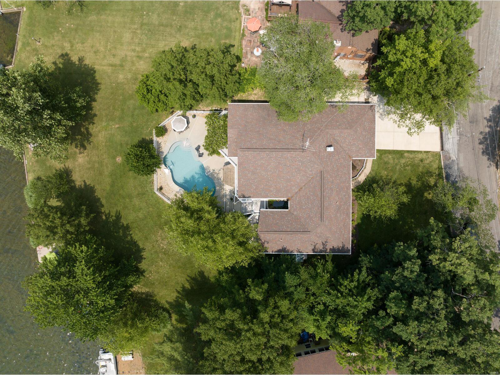 3649 S Lakeshore Drive