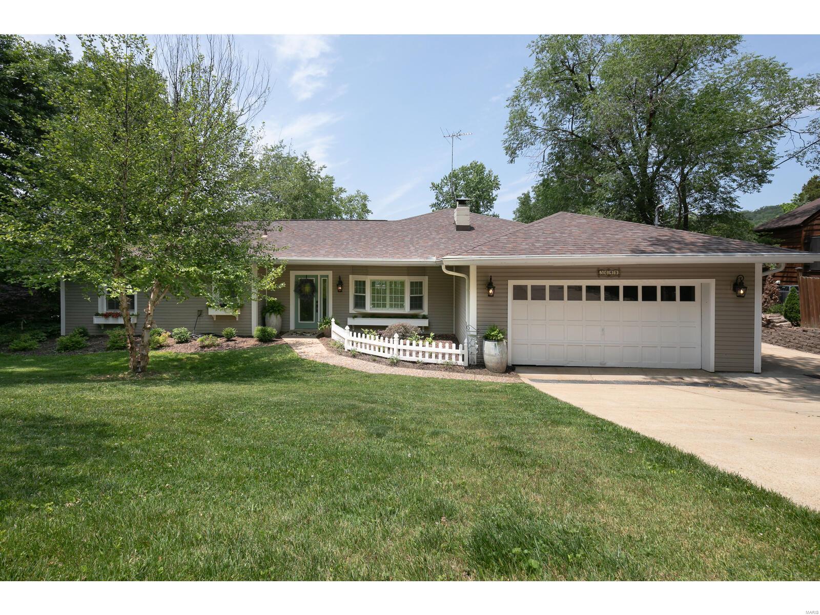 3649 S Lakeshore Drive