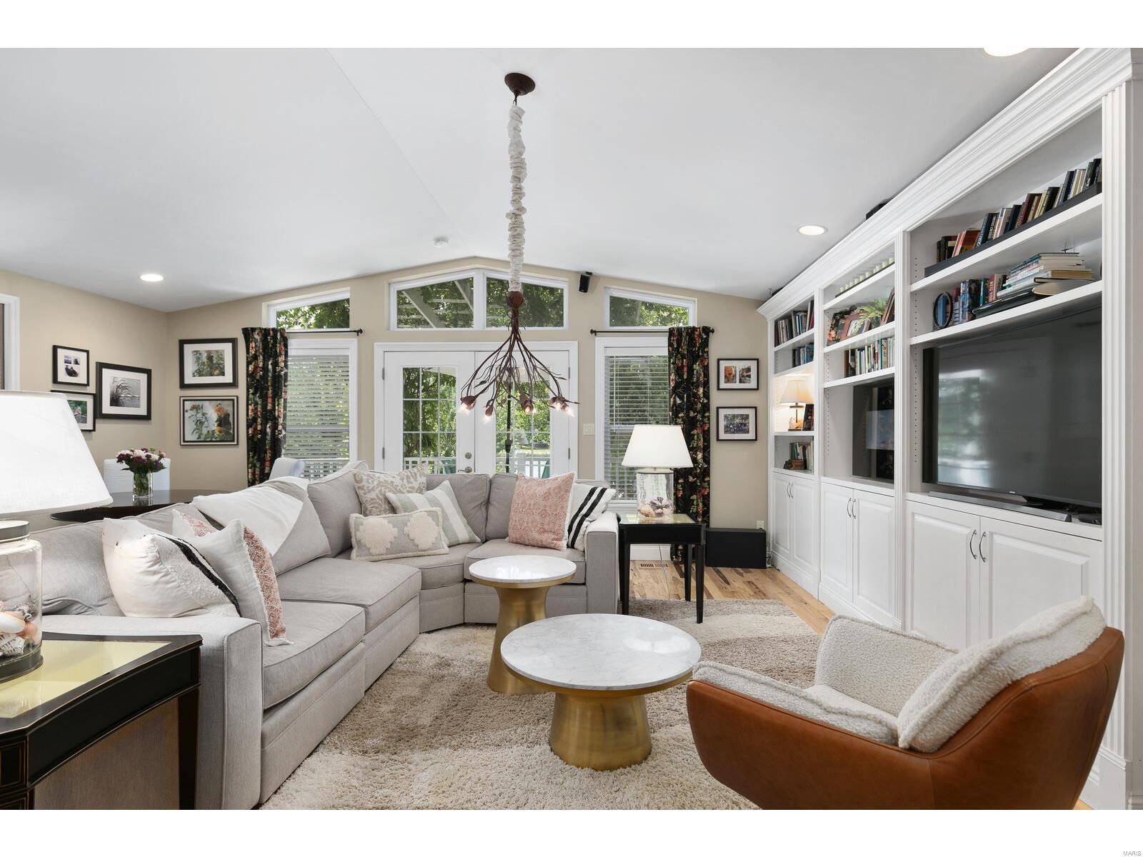 3649 S Lakeshore Drive