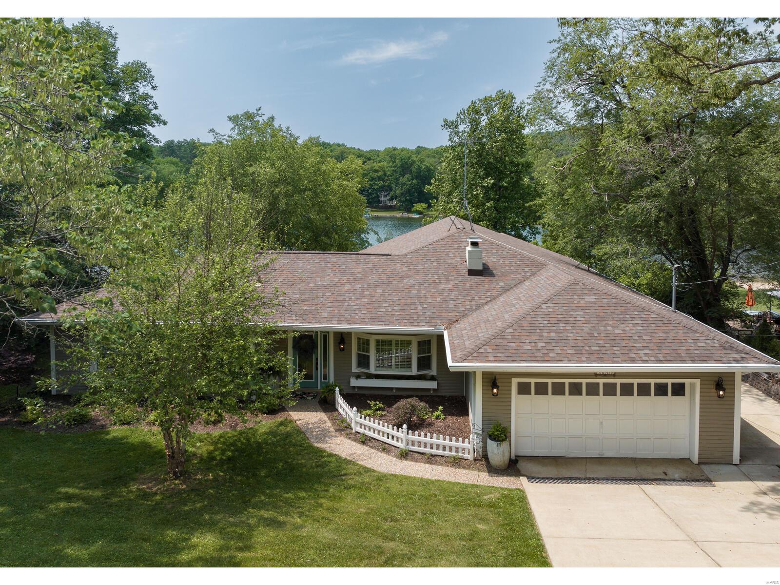 3649 S Lakeshore Drive