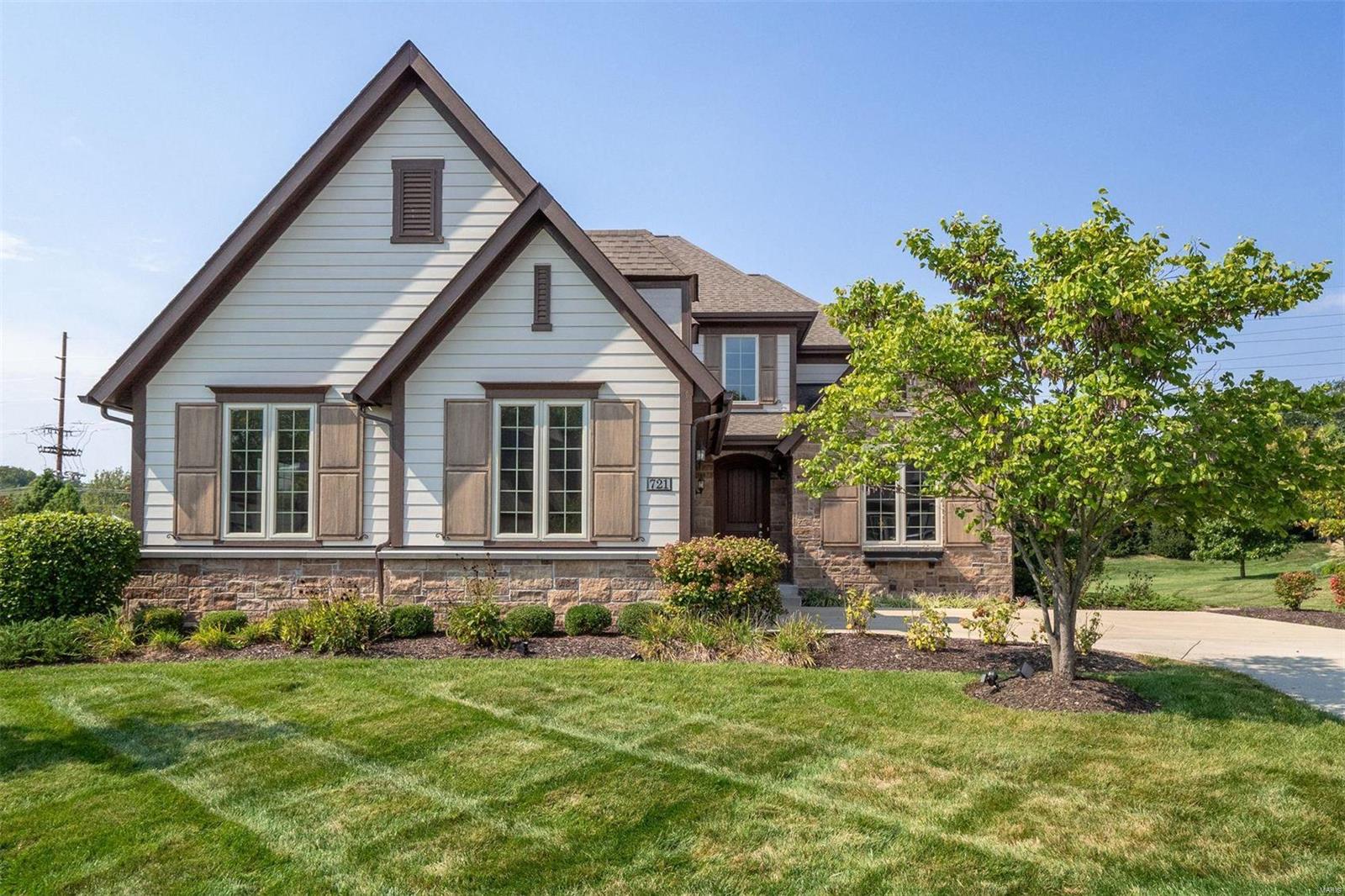 721 Woods Of Ladue Lane