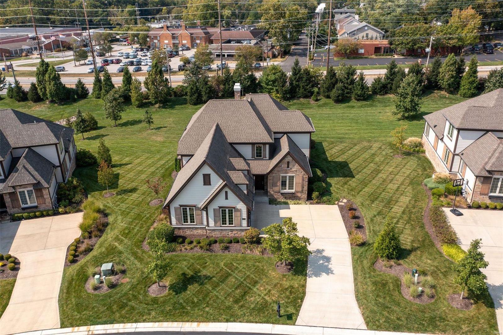 721 Woods Of Ladue Lane