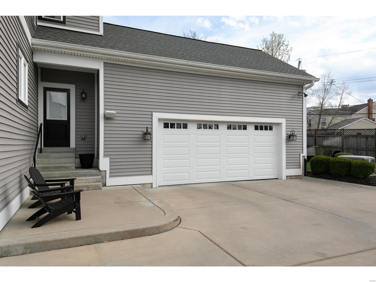 9376 Parkside