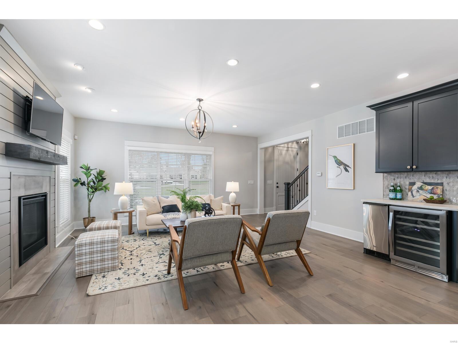 9376 Parkside