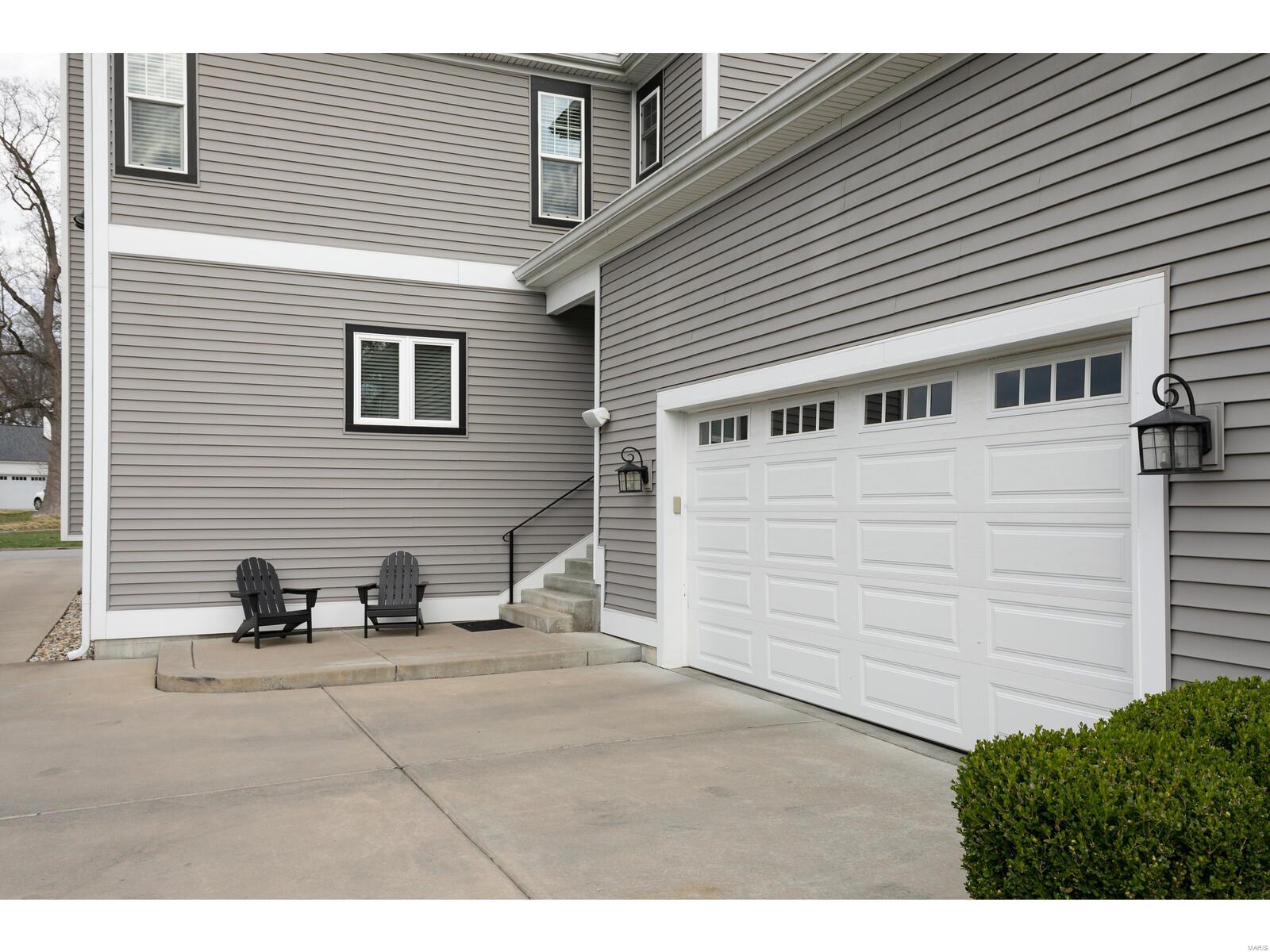 9376 Parkside