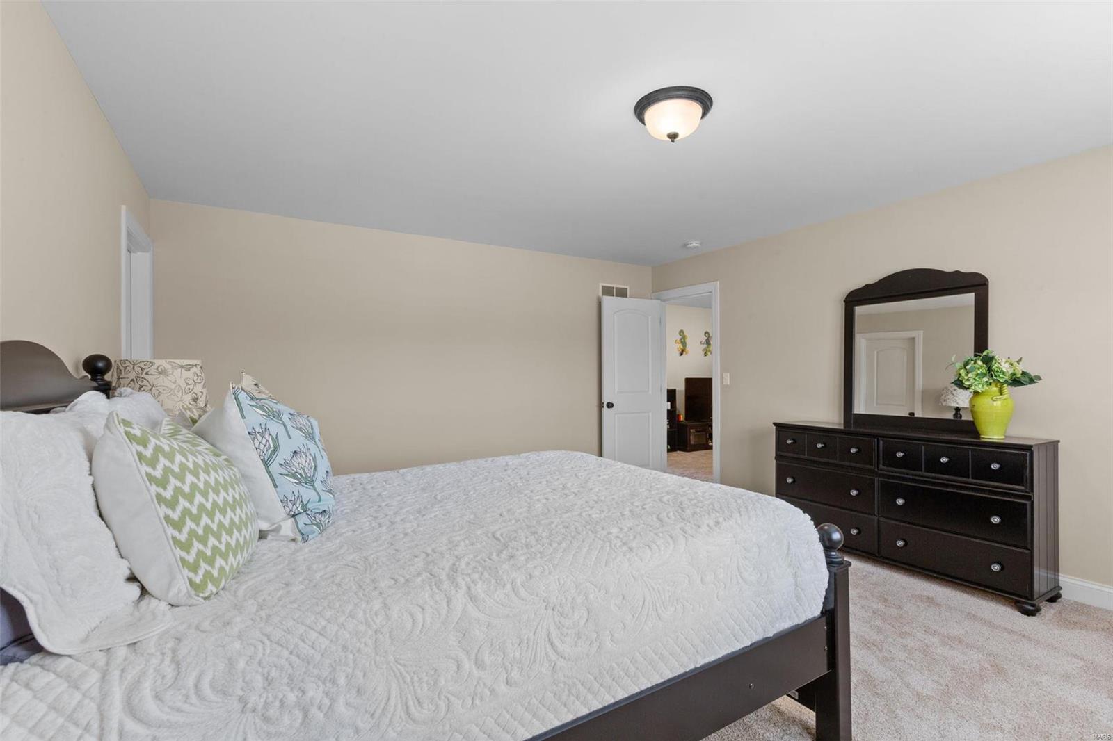 1468 Ivy View Court