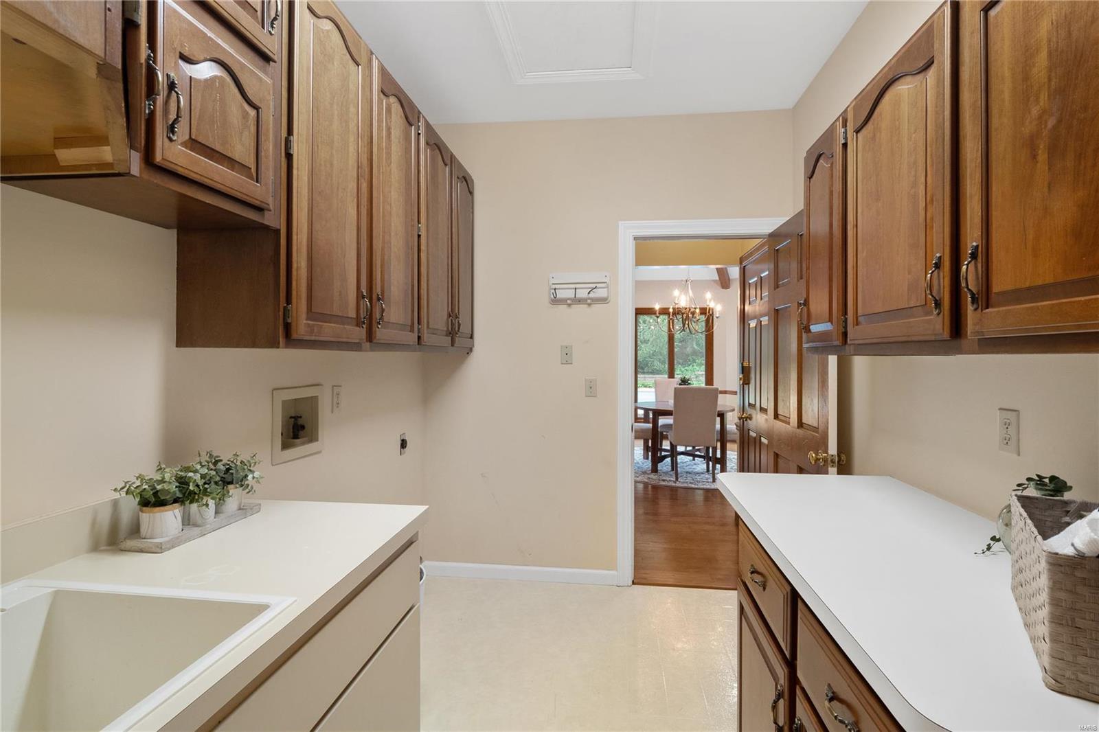 615 Westledge Court