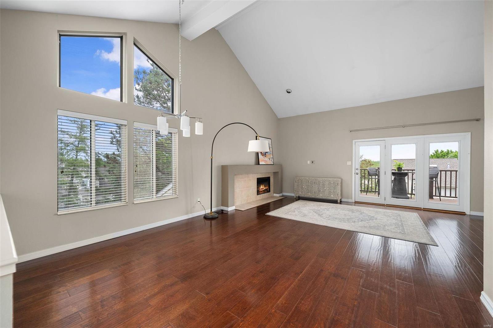 1715 Highview Circle Court