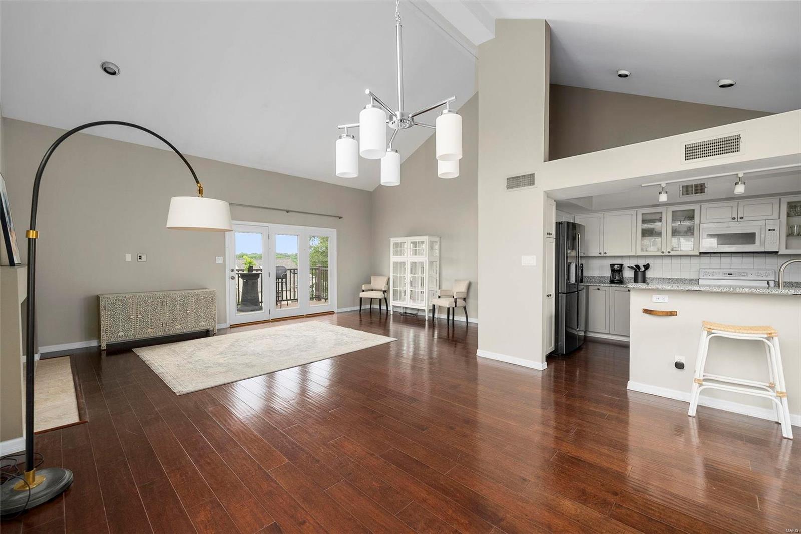 1715 Highview Circle Court