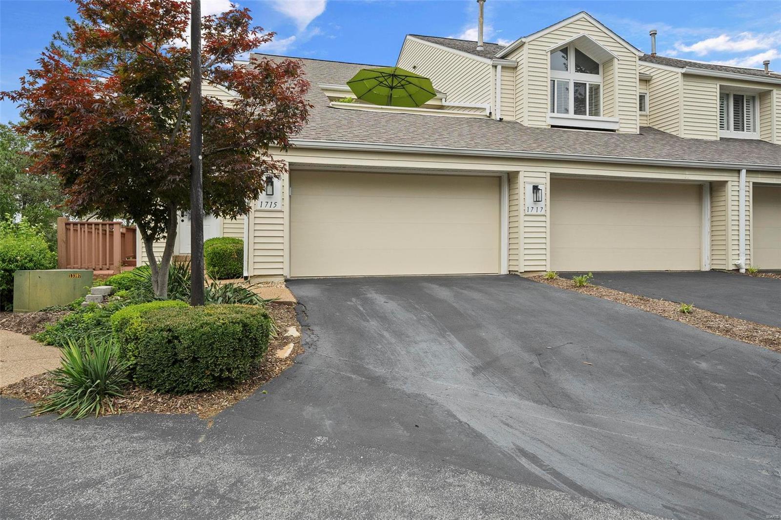 1715 Highview Circle Court