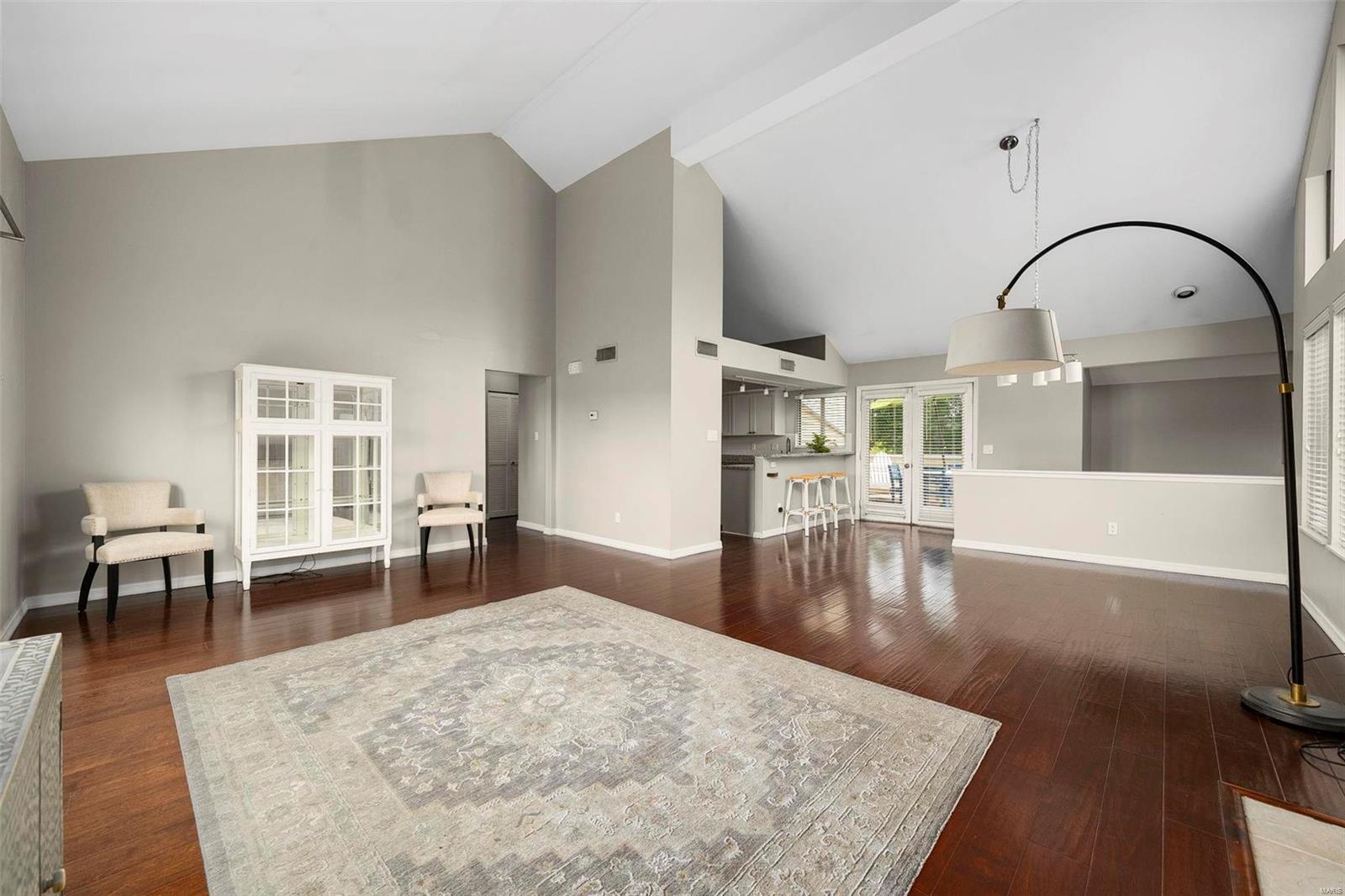 1715 Highview Circle Court