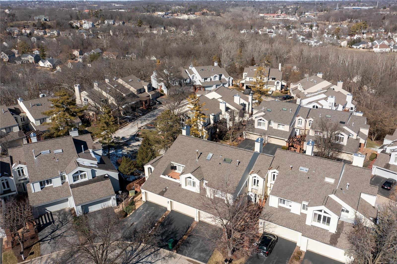 1715 Highview Circle Court