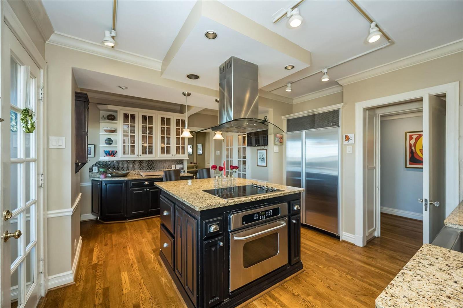 410 N Newstead Avenue Unit: 11W