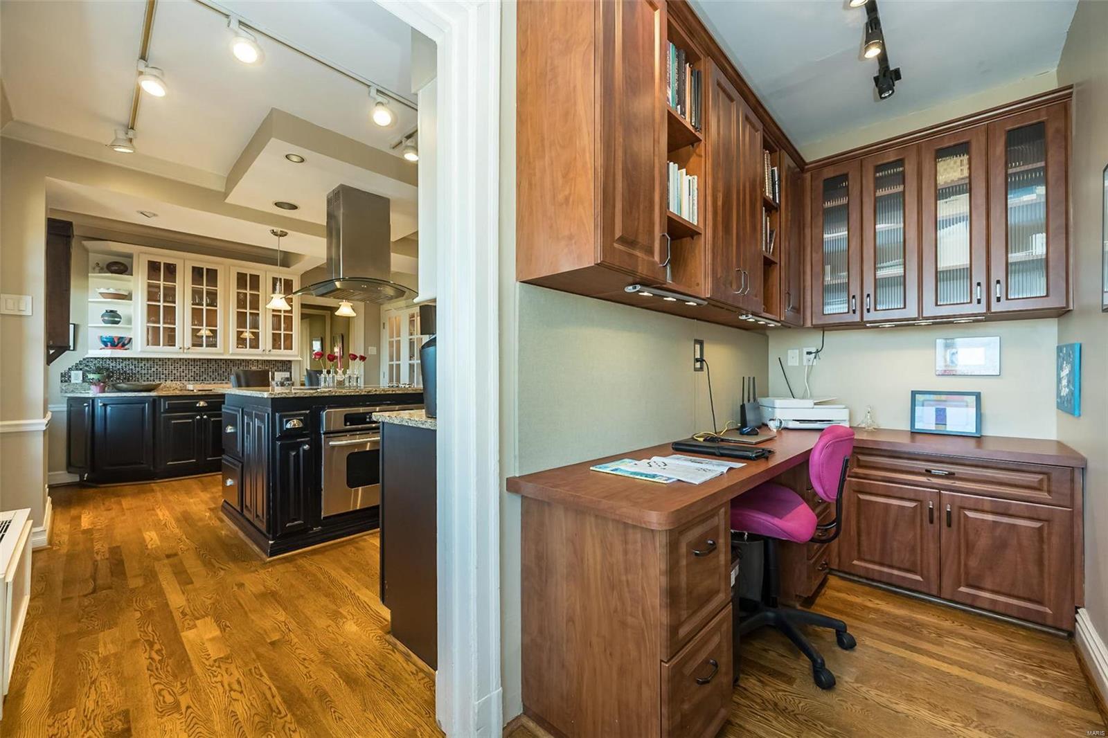 410 N Newstead Avenue Unit: 11W