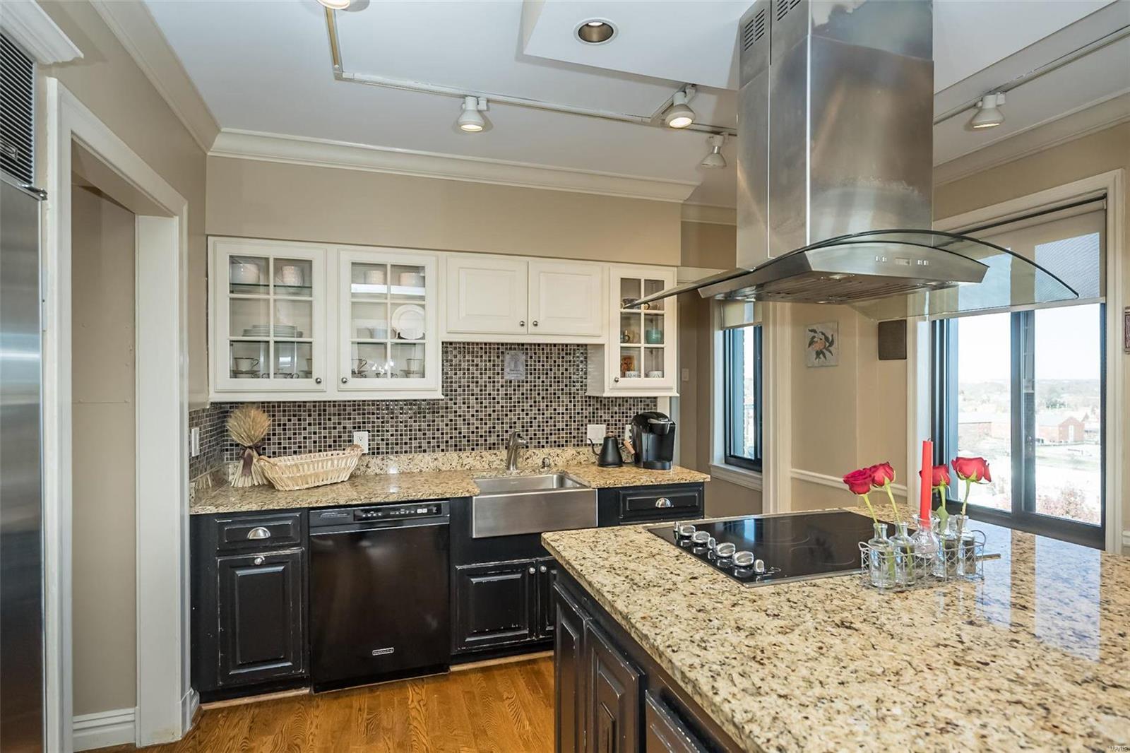 410 N Newstead Avenue Unit: 11W