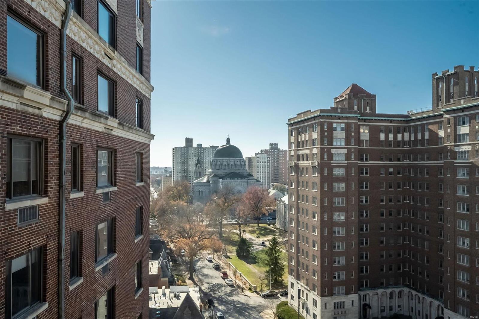 410 N Newstead Avenue Unit: 11W