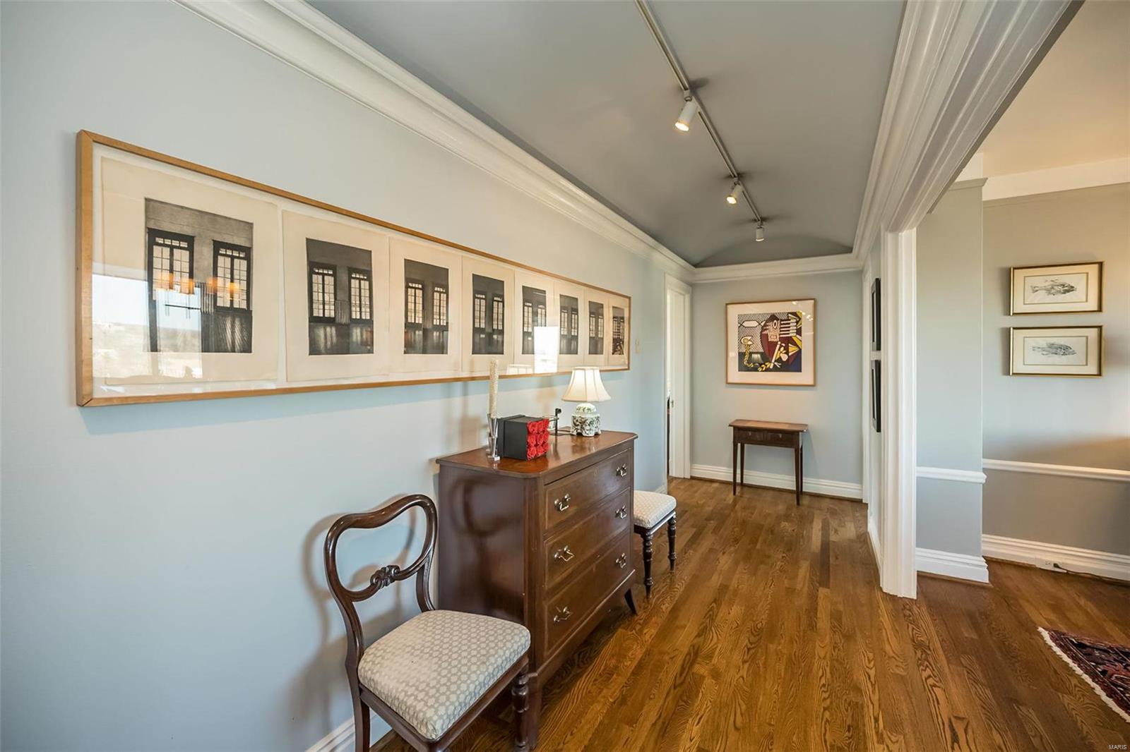 410 N Newstead Avenue Unit: 11W