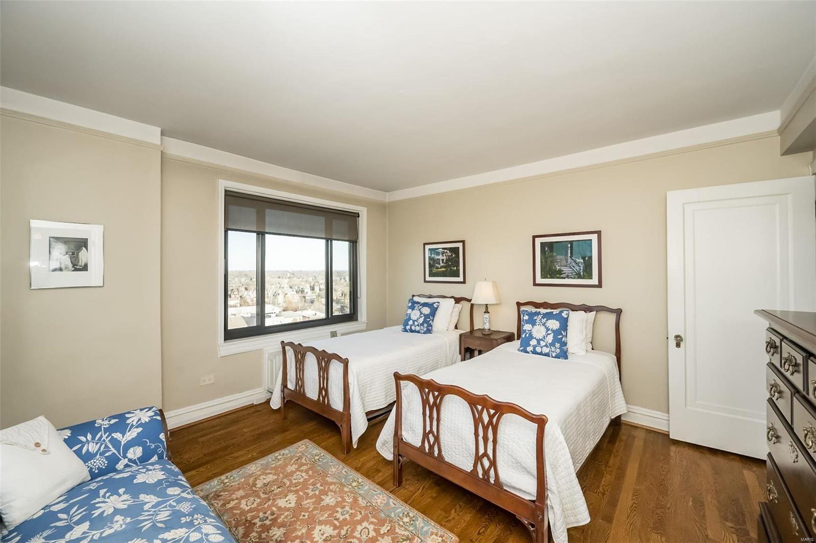 410 N Newstead Avenue Unit: 11W
