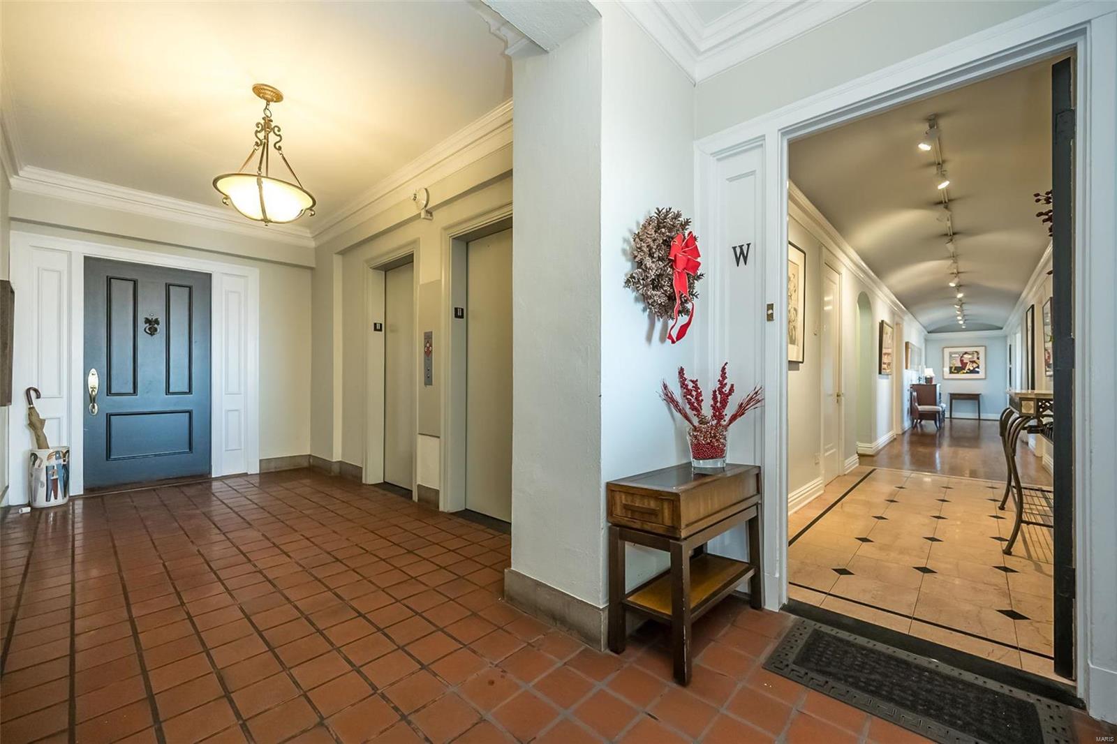 410 N Newstead Avenue Unit: 11W