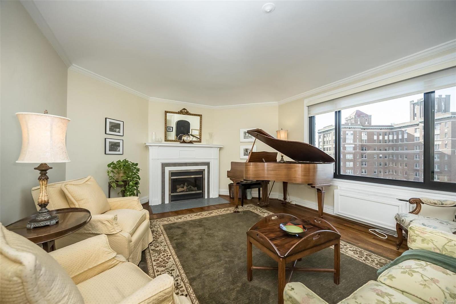 410 N Newstead Avenue Unit: 11W