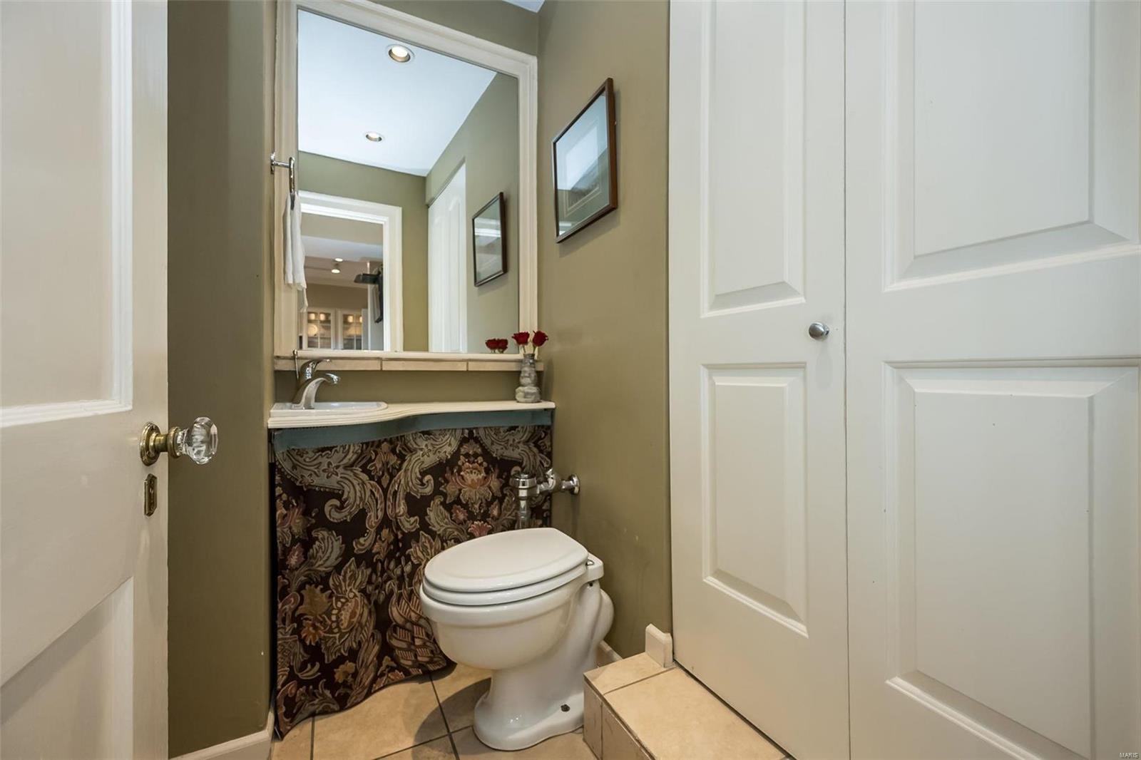 410 N Newstead Avenue Unit: 11W