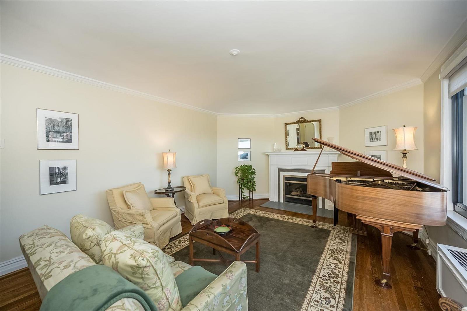 410 N Newstead Avenue Unit: 11W