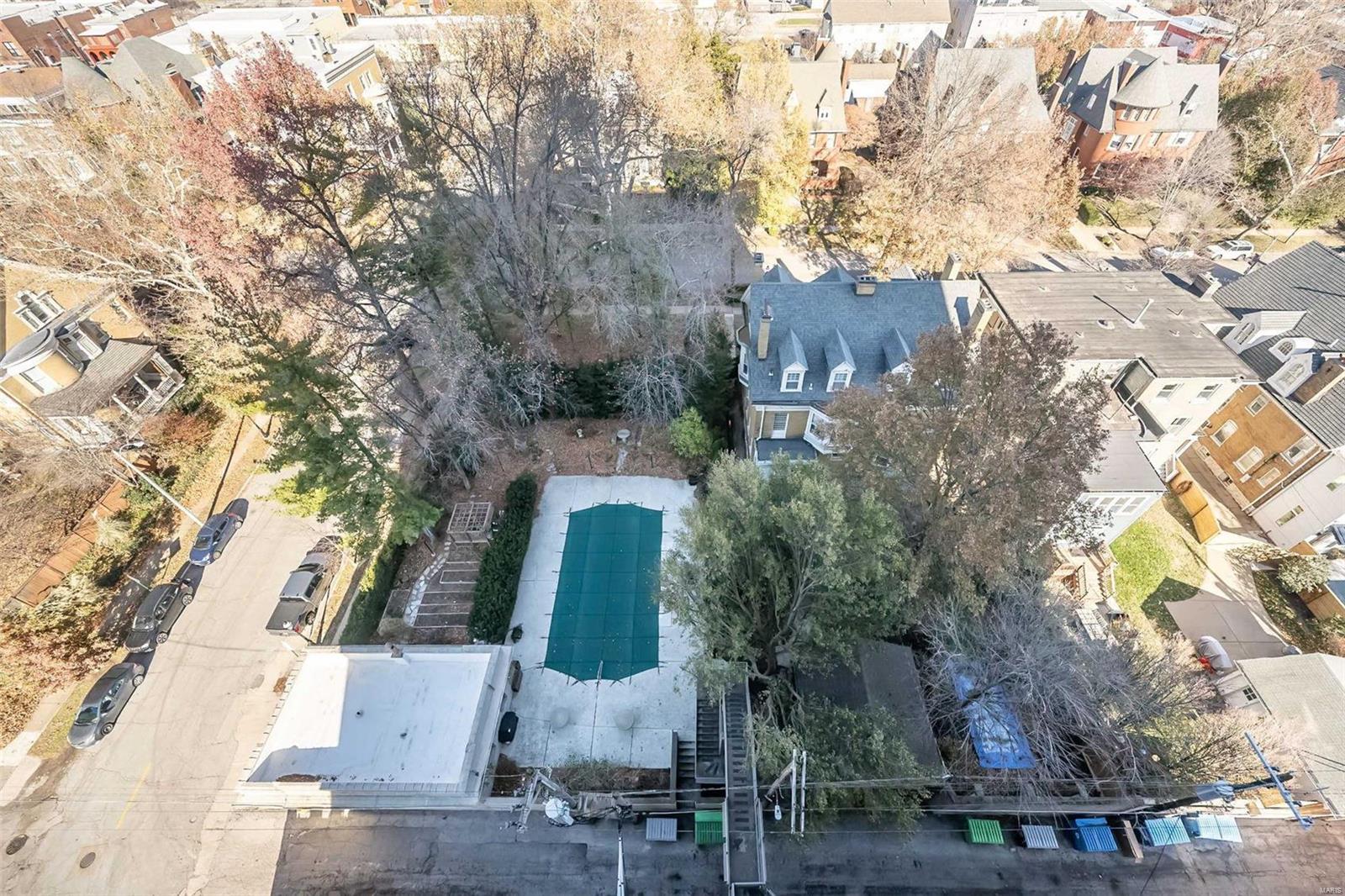 410 N Newstead Avenue Unit: 11W