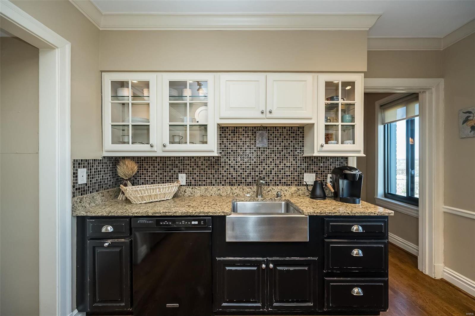 410 N Newstead Avenue Unit: 11W