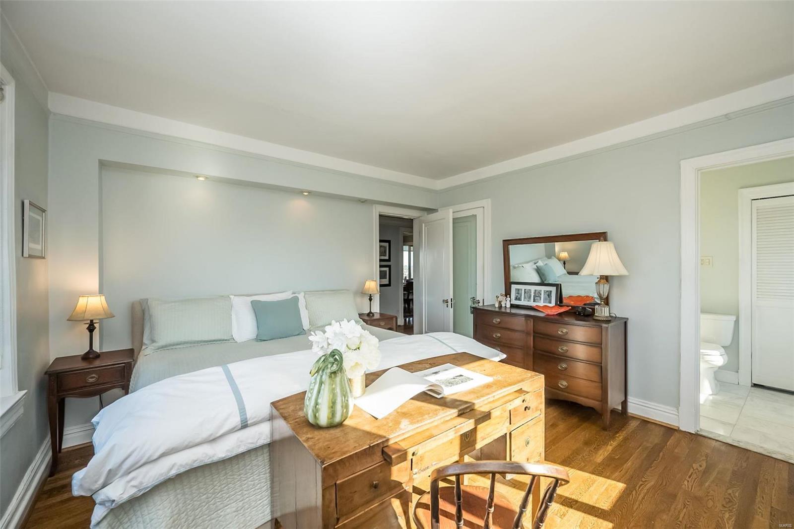 410 N Newstead Avenue Unit: 11W