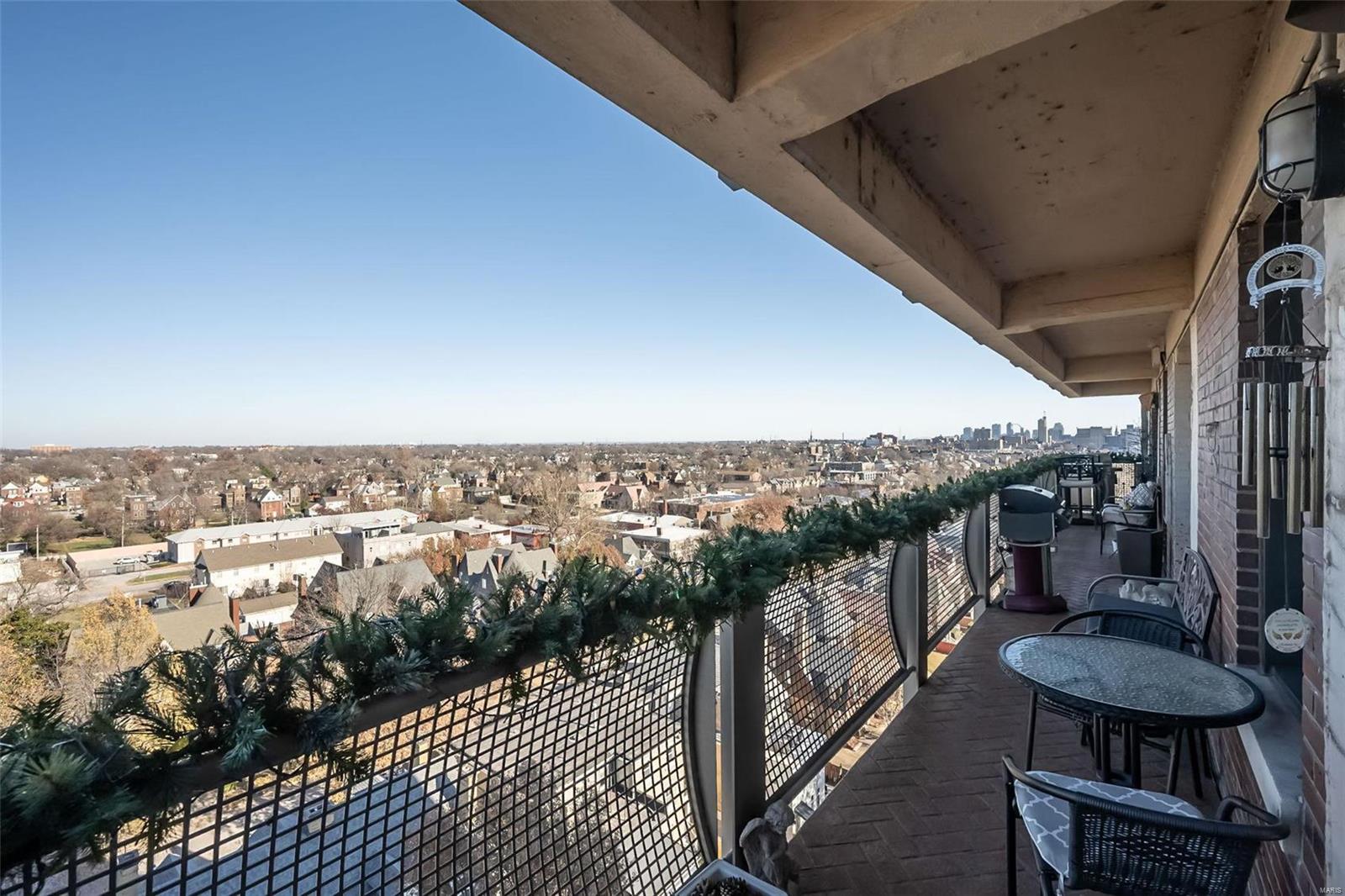 410 N Newstead Avenue Unit: 11W