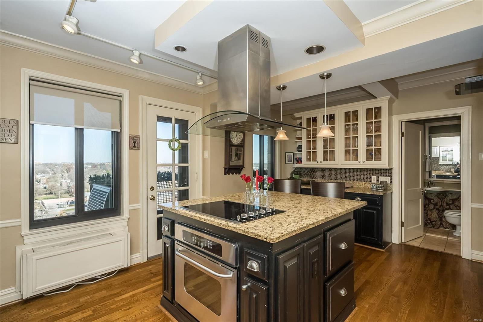 410 N Newstead Avenue Unit: 11W