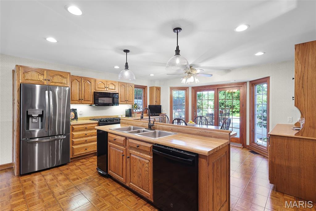 1897 Point Oak Road