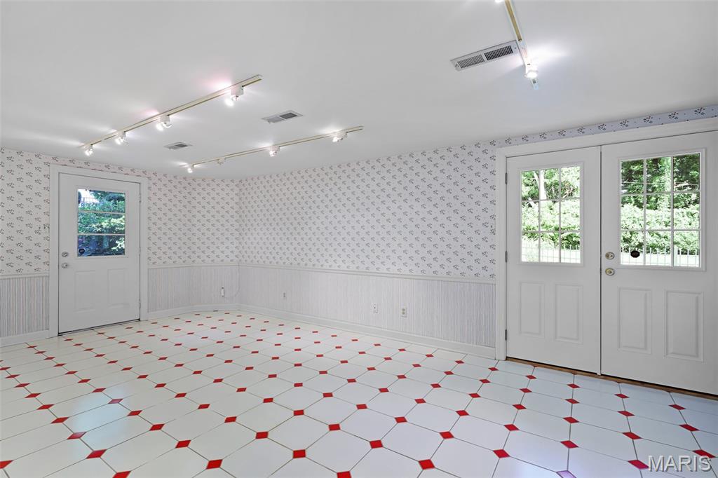 1897 Point Oak Road