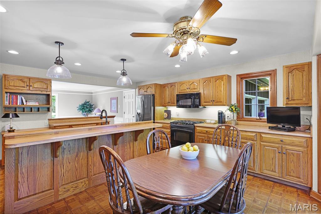 1897 Point Oak Road