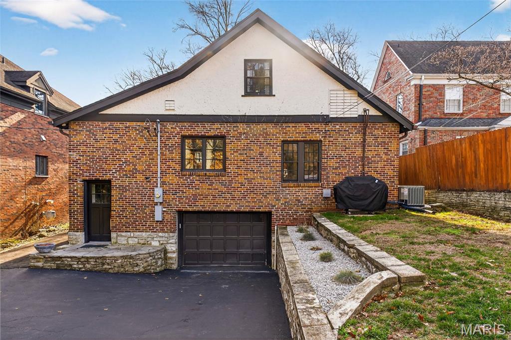 7437 Stratford Avenue