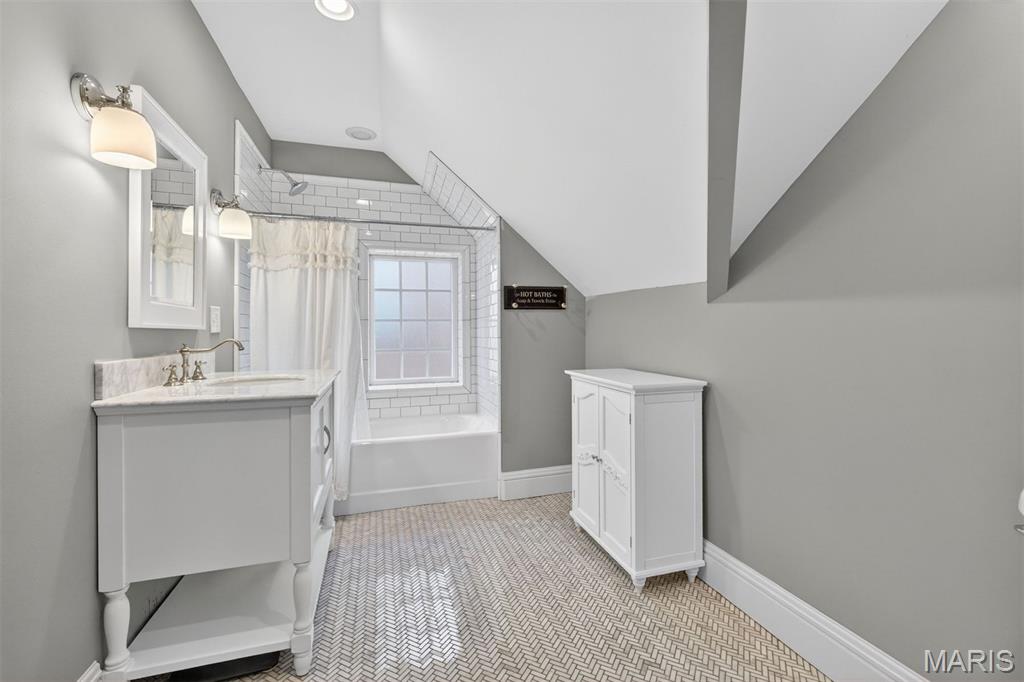 7437 Stratford Avenue